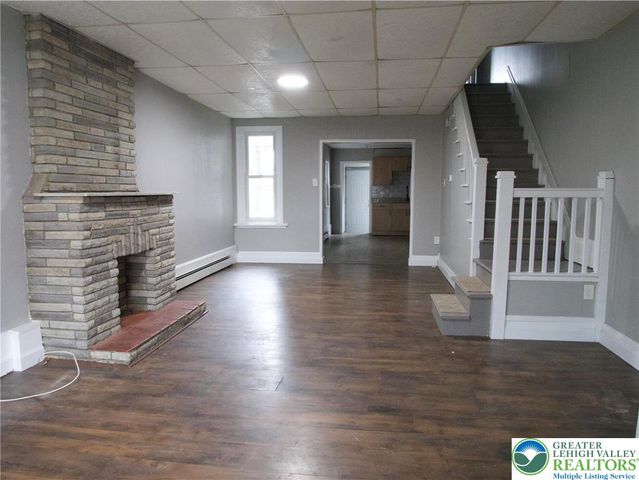 1122 Fullerton Avenue, Allentown City, PA 18102