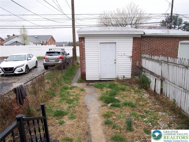 1122 Fullerton Avenue, Allentown City, PA 18102