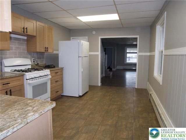 1122 Fullerton Avenue, Allentown City, PA 18102