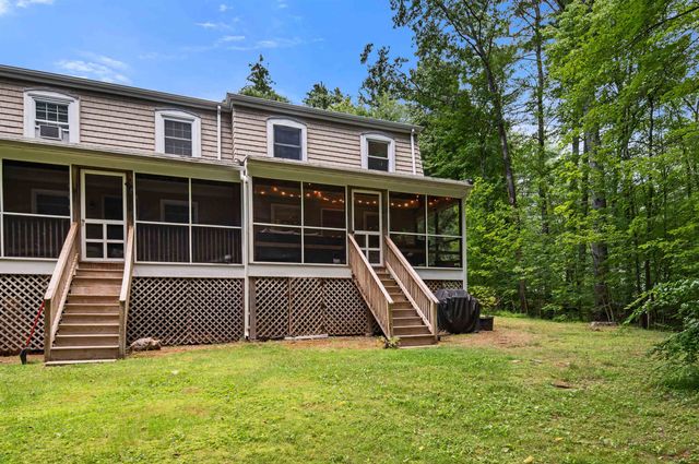 8 Pine Grove Road, Exeter, NH 03833