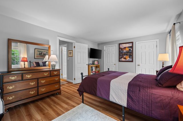 8 Pine Grove Road, Exeter, NH 03833