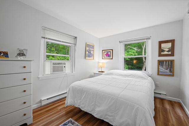 8 Pine Grove Road, Exeter, NH 03833