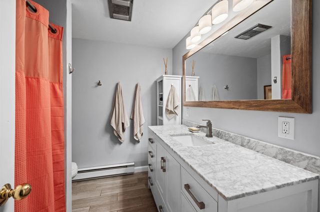 8 Pine Grove Road, Exeter, NH 03833