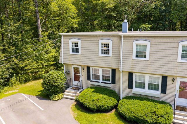 8 Pine Grove Road, Exeter, NH 03833