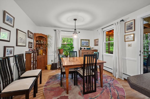 8 Pine Grove Road, Exeter, NH 03833