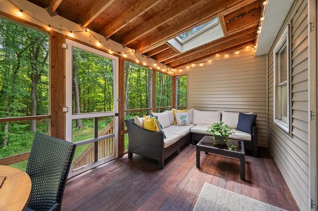 8 Pine Grove Road, Exeter, NH 03833
