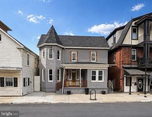 8 S MAPLE AVE, Brunswick, MD 21716