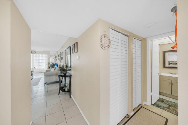 3001 NW 48th Avenue 439, Lauderdale Lakes, FL 33313