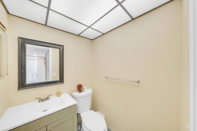 3001 NW 48th Avenue 439, Lauderdale Lakes, FL 33313