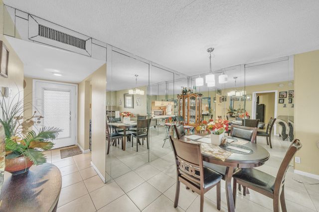 3001 NW 48th Avenue 439, Lauderdale Lakes, FL 33313
