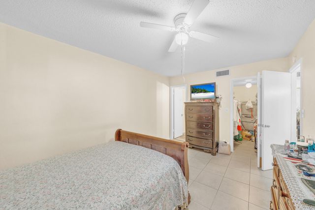 3001 NW 48th Avenue 439, Lauderdale Lakes, FL 33313
