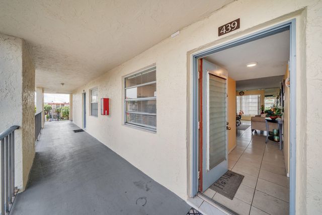 3001 NW 48th Avenue 439, Lauderdale Lakes, FL 33313