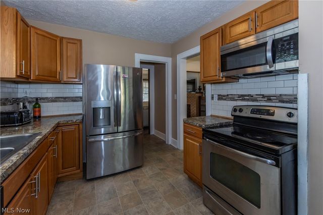 273 S Portage Path, Akron, OH 44302