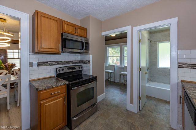 273 S Portage Path, Akron, OH 44302