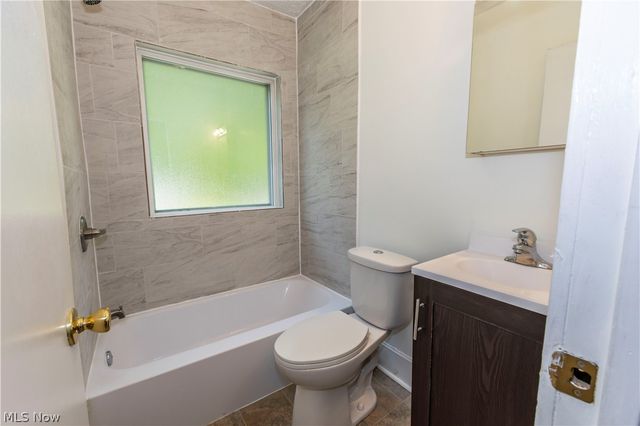 273 S Portage Path, Akron, OH 44302