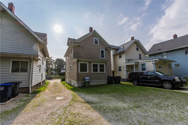 273 S Portage Path, Akron, OH 44302