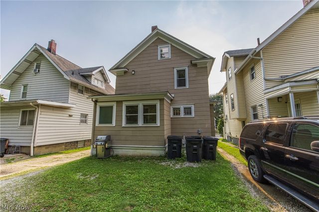 273 S Portage Path, Akron, OH 44302