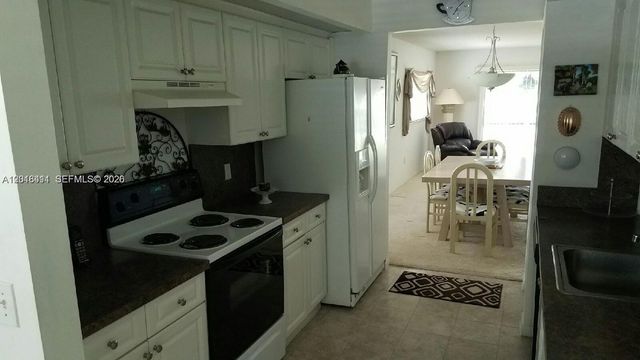 550 SW 137th Ave 101L, Pembroke Pines, FL 33027