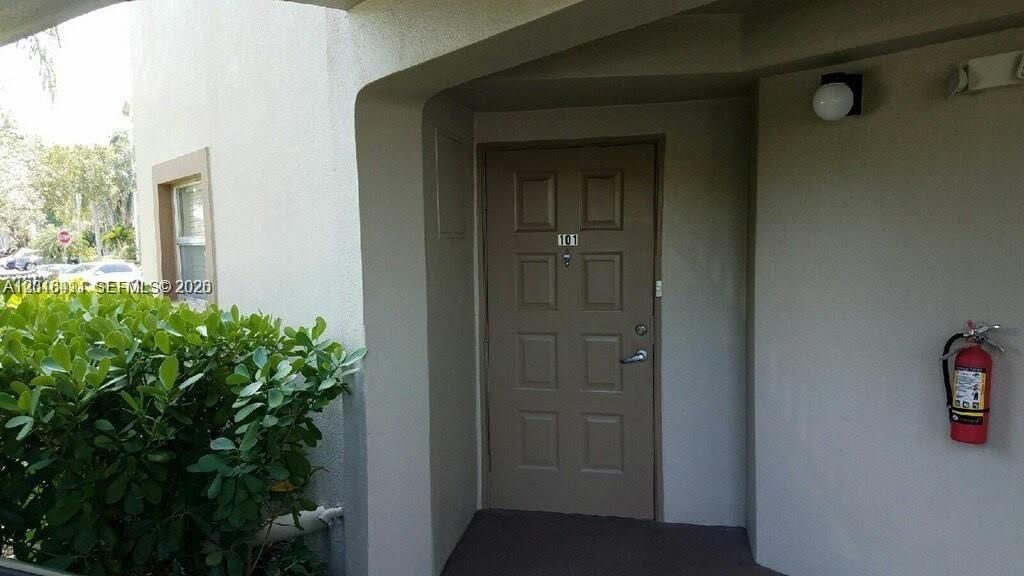 550 SW 137th Ave 101L, Pembroke Pines, FL 33027