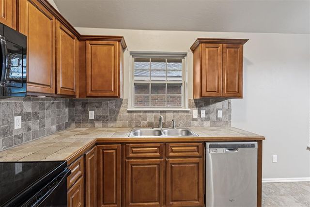 12709 Heritage Oaks Drive, Oklahoma City, OK 73120