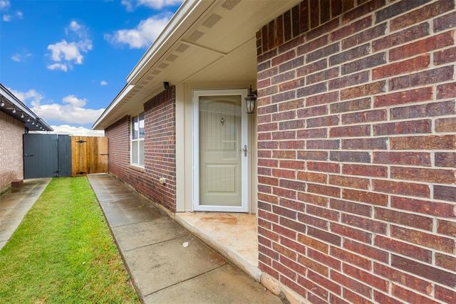 12709 Heritage Oaks Drive, Oklahoma City, OK 73120