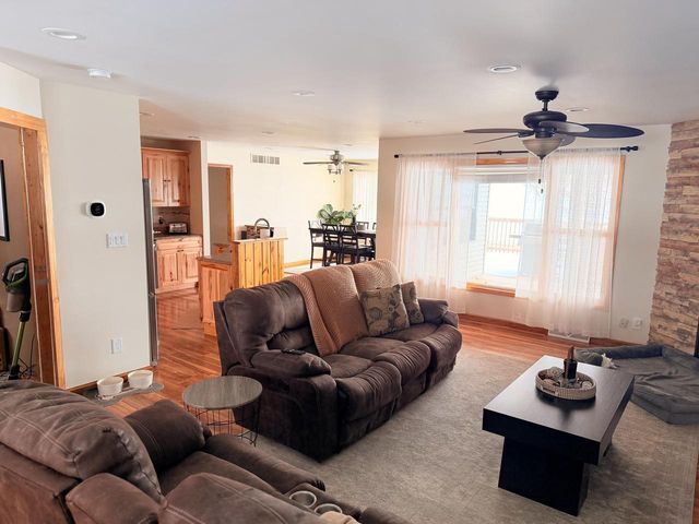 223 Clover LANE, Janesville, WI 53548