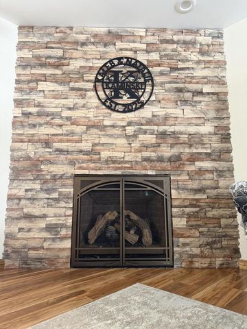 223 Clover LANE, Janesville, WI 53548