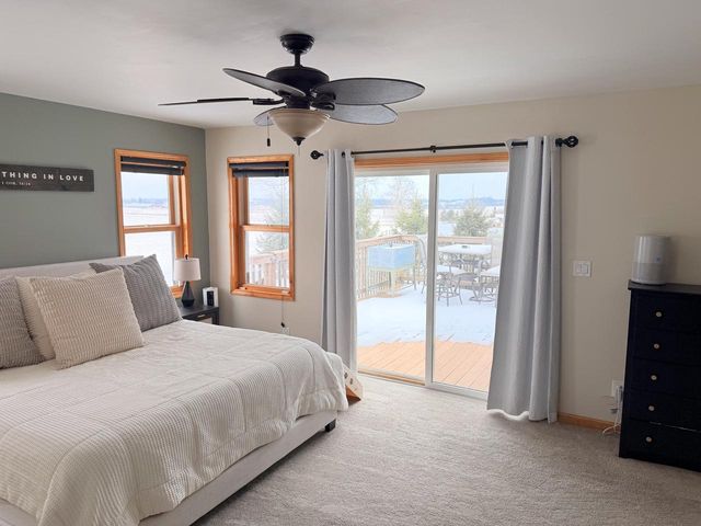 223 Clover LANE, Janesville, WI 53548