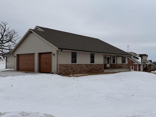 223 Clover LANE, Janesville, WI 53548