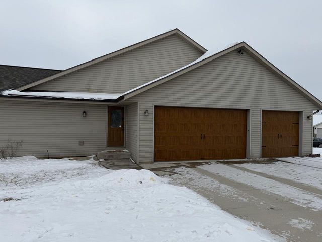 223 Clover LANE, Janesville, WI 53548