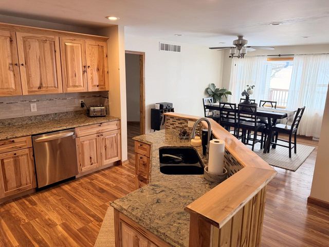 223 Clover LANE, Janesville, WI 53548