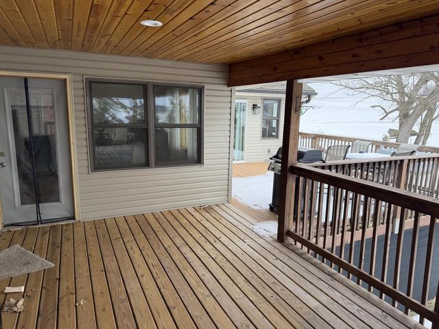 223 Clover LANE, Janesville, WI 53548