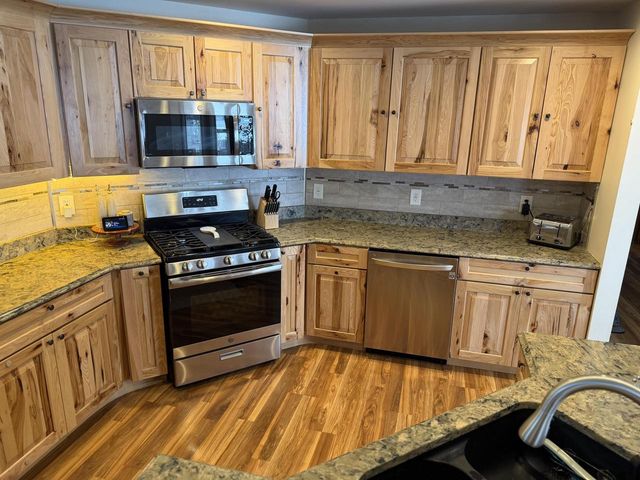 223 Clover LANE, Janesville, WI 53548