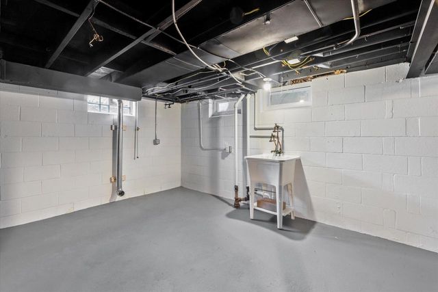 4655 N 20th STREET, Milwaukee, WI 53209