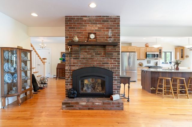38 Warepoint Rd, West Brookfield, MA 01585