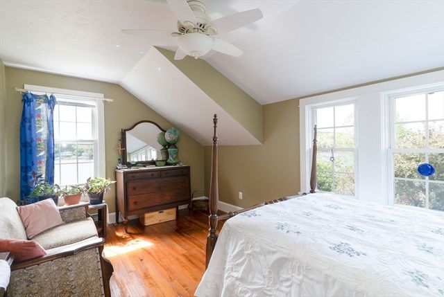 38 Warepoint Rd, West Brookfield, MA 01585