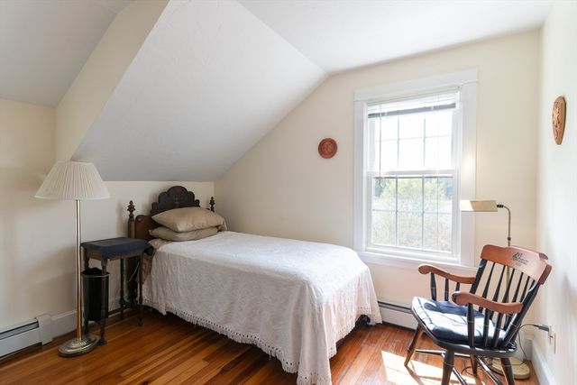 38 Warepoint Rd, West Brookfield, MA 01585