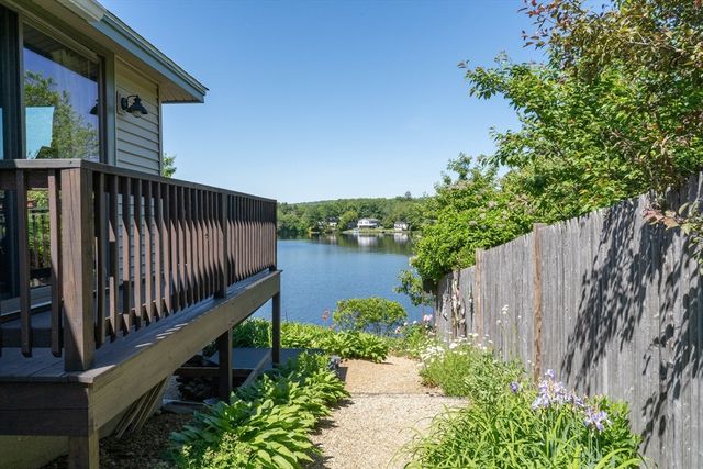 38 Warepoint Rd, West Brookfield, MA 01585