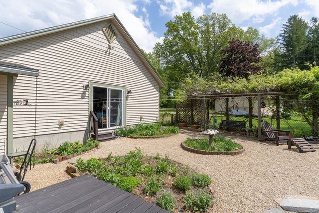 38 Warepoint Rd, West Brookfield, MA 01585