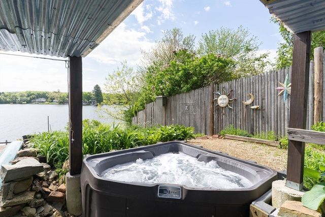 38 Warepoint Rd, West Brookfield, MA 01585