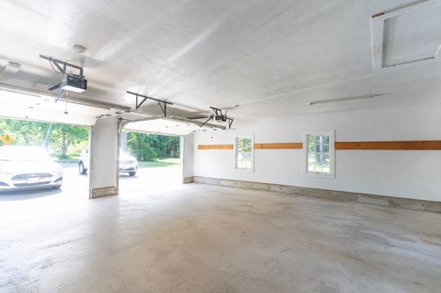 38 Warepoint Rd, West Brookfield, MA 01585