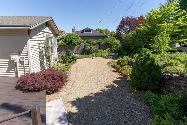 38 Warepoint Rd, West Brookfield, MA 01585
