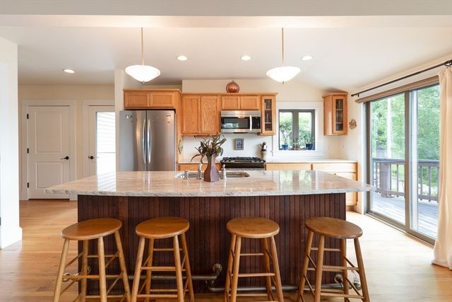 38 Warepoint Rd, West Brookfield, MA 01585