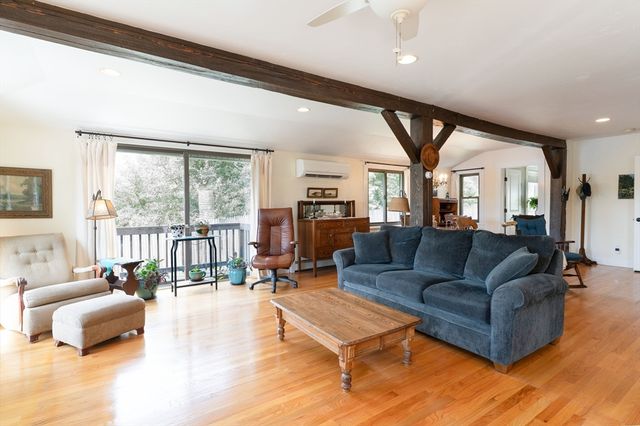 38 Warepoint Rd, West Brookfield, MA 01585
