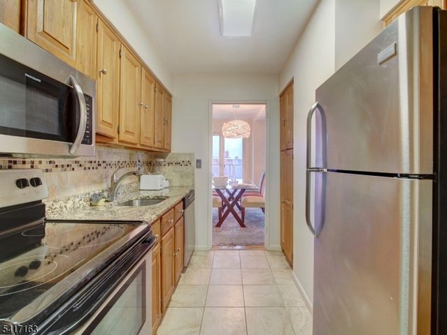 377 S Harrison St 9E, East Orange City, NJ 07018