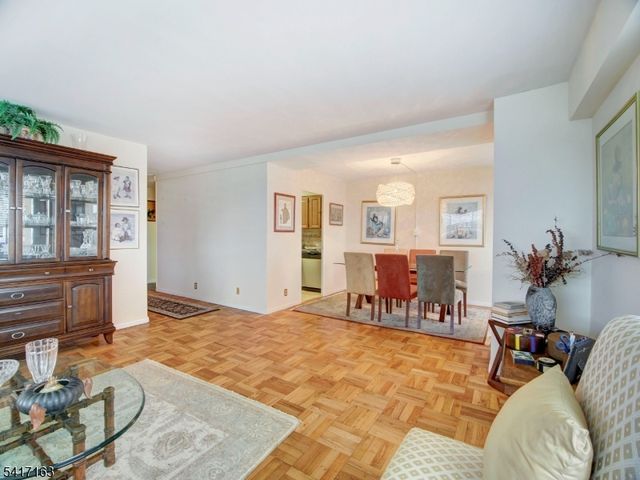 377 S Harrison St 9E, East Orange City, NJ 07018