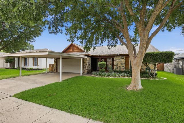 7300 Kary Lynn Drive E, Watauga, TX 76148