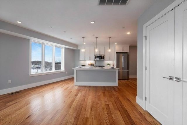 150 Hancock St 101, Quincy, MA 02171