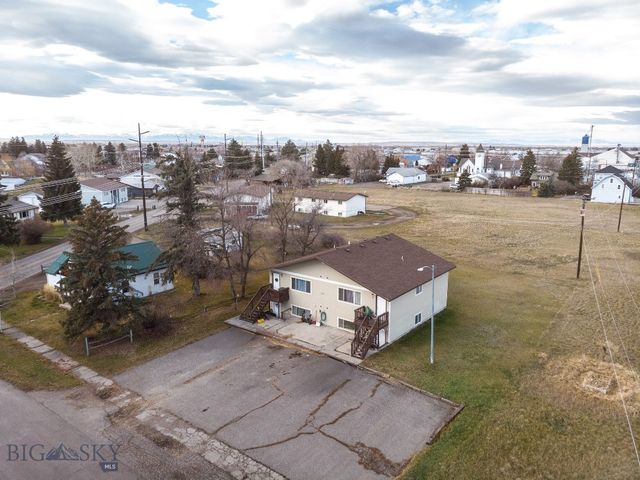 206 S Davis, Belgrade, MT 59714