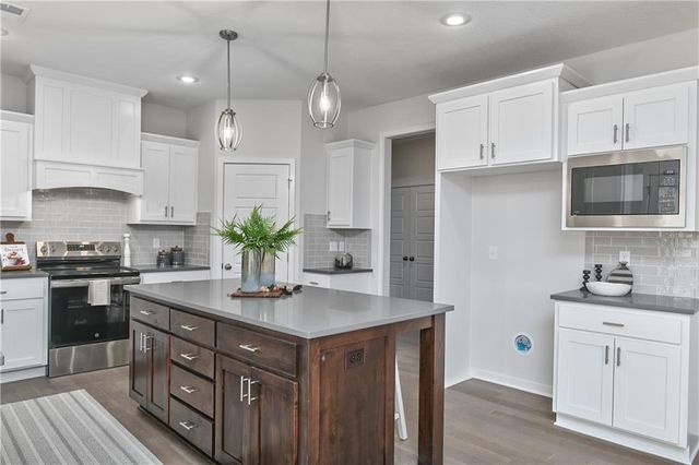 2740 W Park Street, Olathe, KS 66061